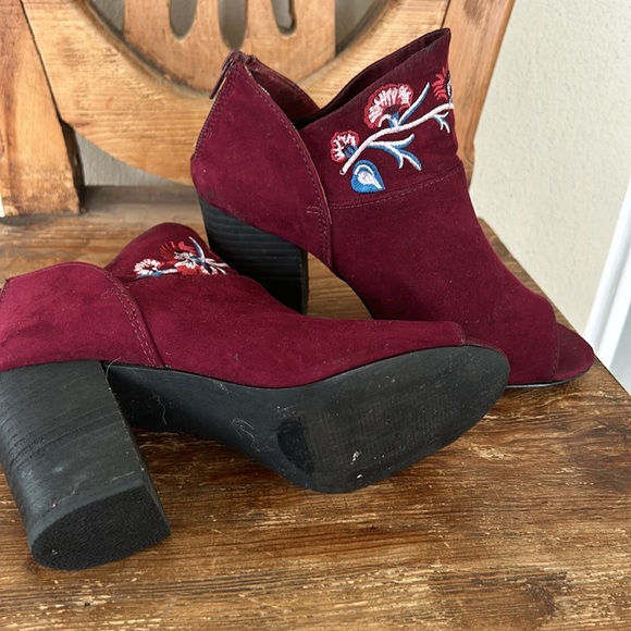 Carlos Santana Shoes - Picture 3 of 8